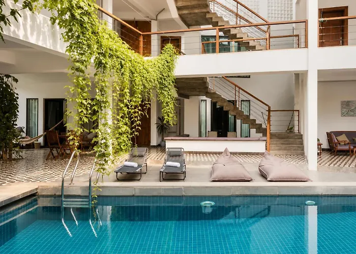 The Boutique 3*