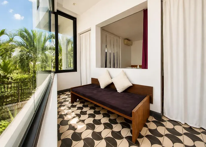 The Boutique 3*
